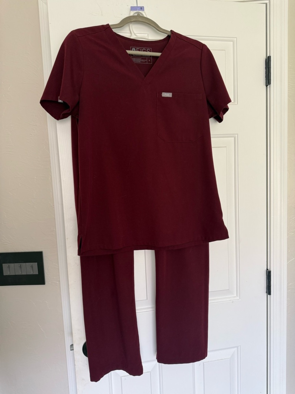 Figs Women’s Size Small Scrub Set! Burgundy Catarina Top & Livingston pants